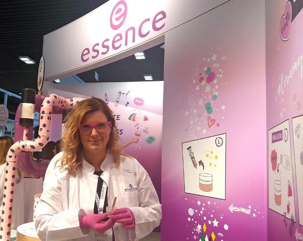 essence-modnialmanah-beauty-cosmoprof