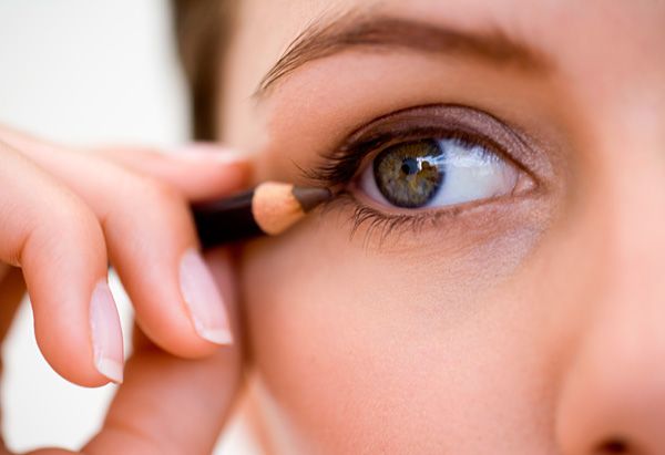 make-up-olovka-za-oči-beauty-modnialmanah