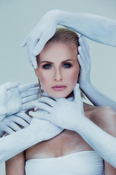 Telefon-danijela-martinović-severina-lifestyle-modnialmanah