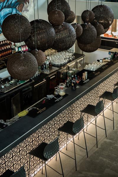 hugos-bar-modnialmanah-lifestyle