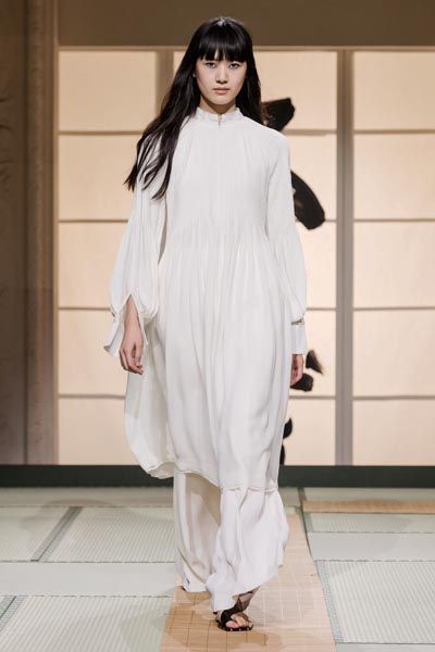h&m-studio-ss-2018-fashion-modnialmanah