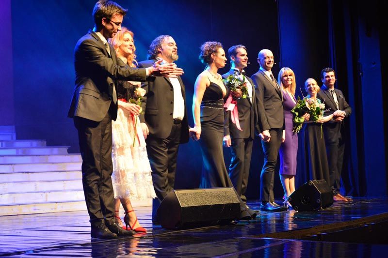 Bradley-Dean-komedija-čarobni-broadway-lifestyle