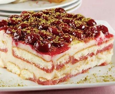 gastro-kolač-višnja-modnialmanah