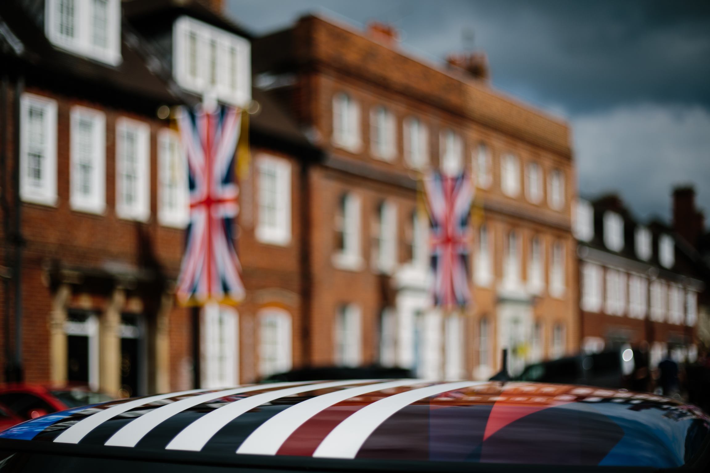 mini-cooper-kraljevsko-vjenčanje-modnialmanah-lifestyle