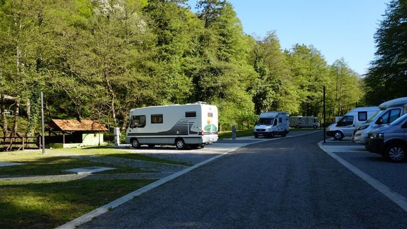 kampiranje-slavonija-lifestyle-modnialmanah-zlatni-lug