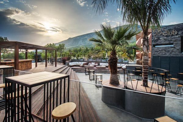 club-585-bol-brač-lifestyle-modnialmanah