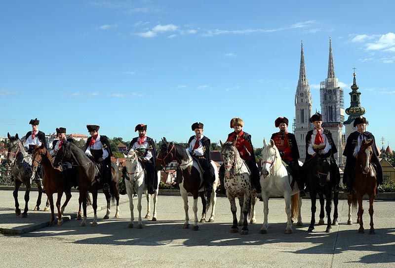 kravat-pukovnija-lifestyle-modnialmanah