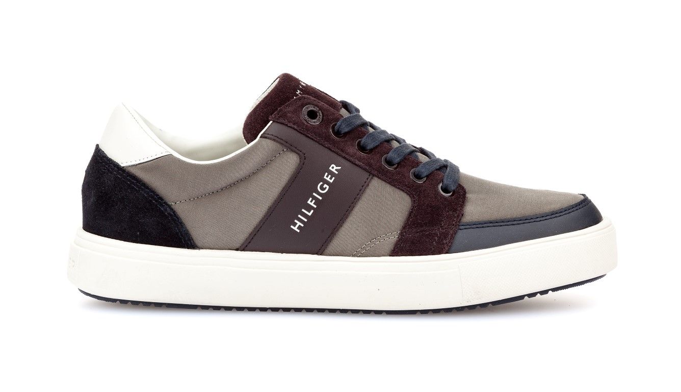 tommy-hilfiger-fashion-modnialmanah
