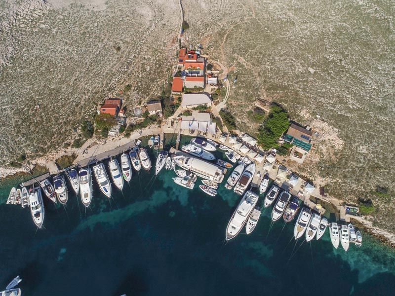 konoba-opat-30-godina-lifestyle-modnialmanah