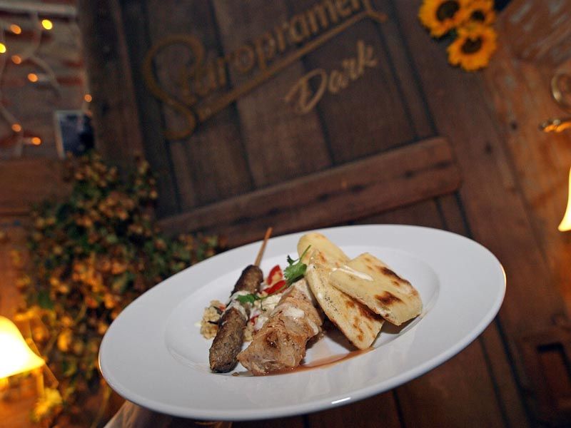 staropramen-dark-lifestyle-pivo-modnialmanah
