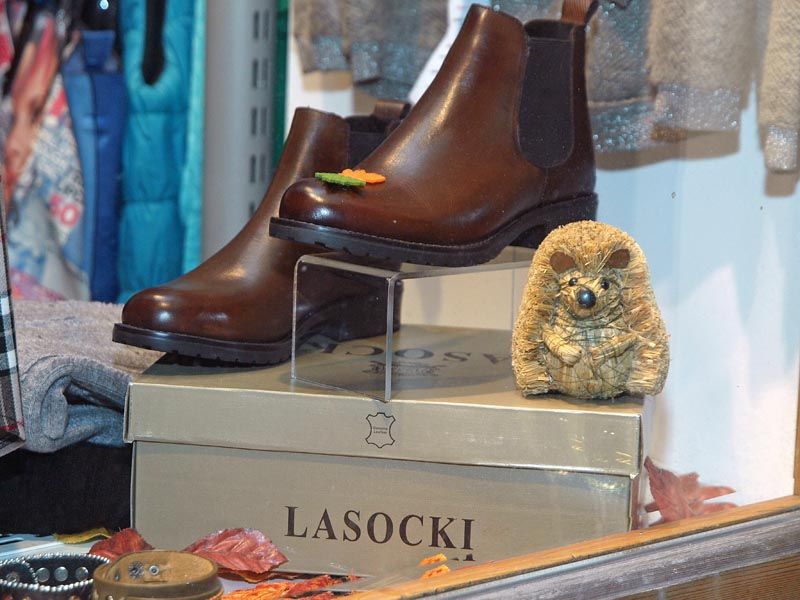 hruška-jabolko-ljubljana-alma-fashion-modnialmanah-revija