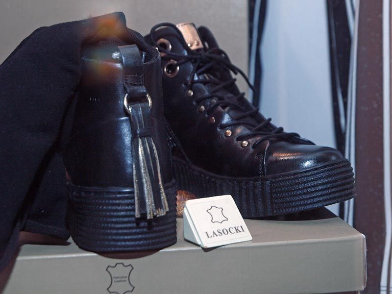 hruška-jabolko-ljubljana-alma-fashion-modnialmanah-revija