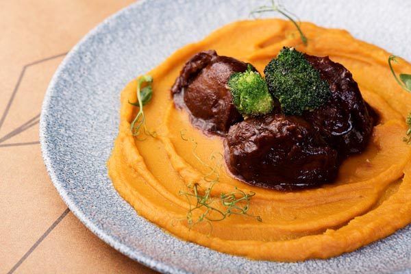 el-toro-gastro-hrana-modnialmanah-restoran