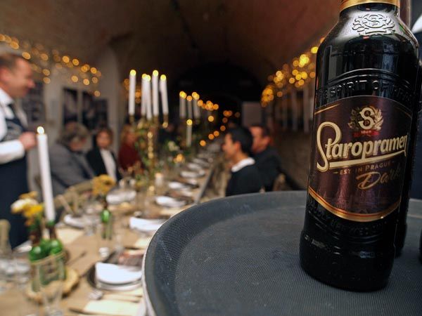 staropramen-dark-lifestyle-pivo-modnialmanah