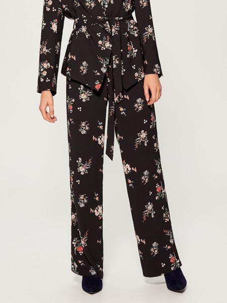 mohito-hlače-fashion-silvestrovo-modnialmanah