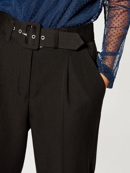 mohito-hlače-fashion-silvestrovo-modnialmanah