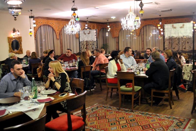 vino-uz-žlicu-sofra-modnialmanah-gastro