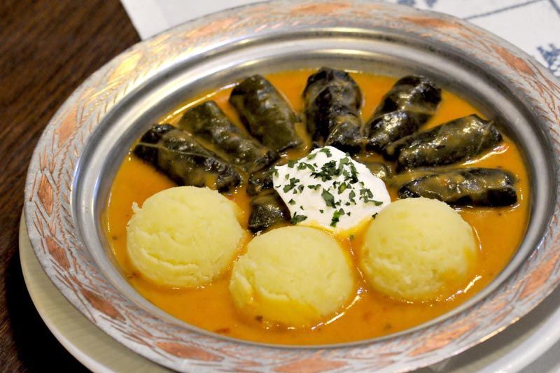 vino-uz-žlicu-sofra-modnialmanah-gastro