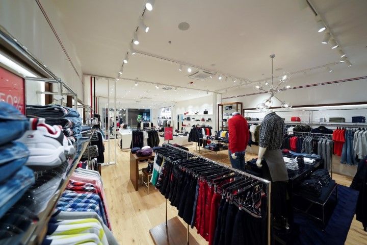 tommy-hilfiger-supernova-zadar-shopping-modnialmanah