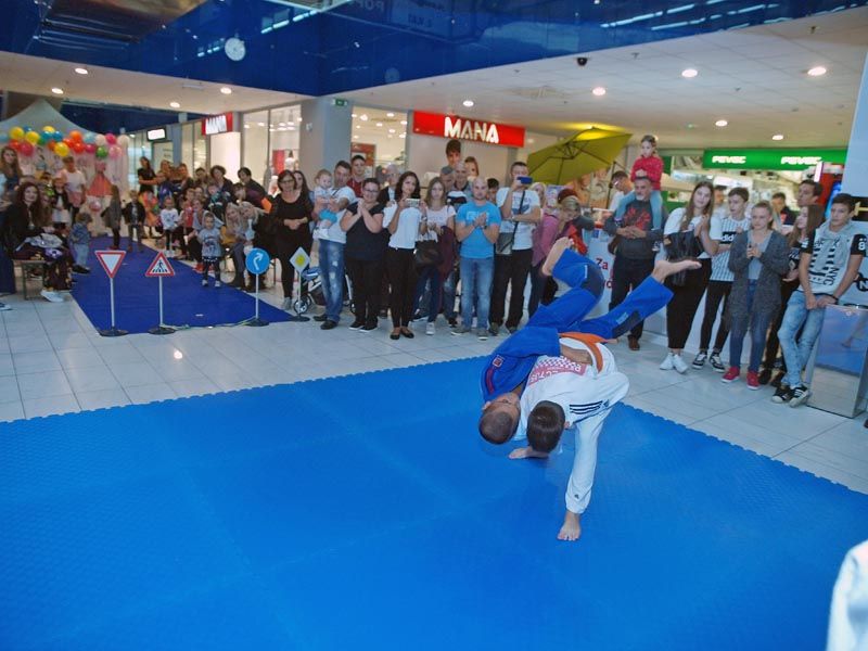 mercator-samobor-modnialmanah-fashion-revija