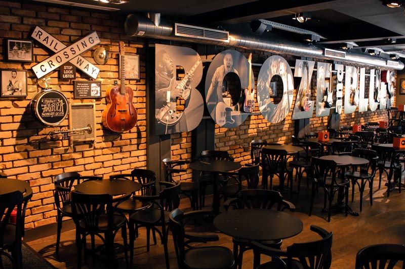 Booze-and-Blues-bar-lifestyle-modnialmanah