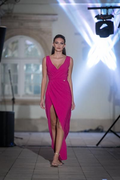 ivana-jurić-klovićevi-dvori-revija-ziaja-catrice-modnialmanah