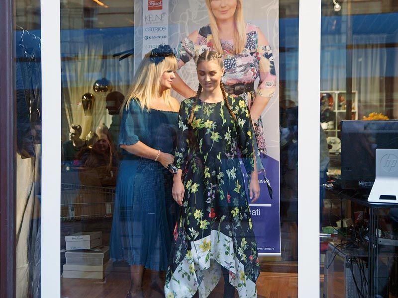 nama-fashion-modnialmanah-ziaja-catrice-borotalco-keune