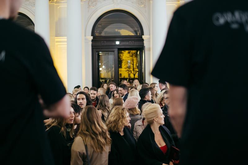 GIAMBATTISTA-VALLI-H&M-hnk-modnialmanah-fashion