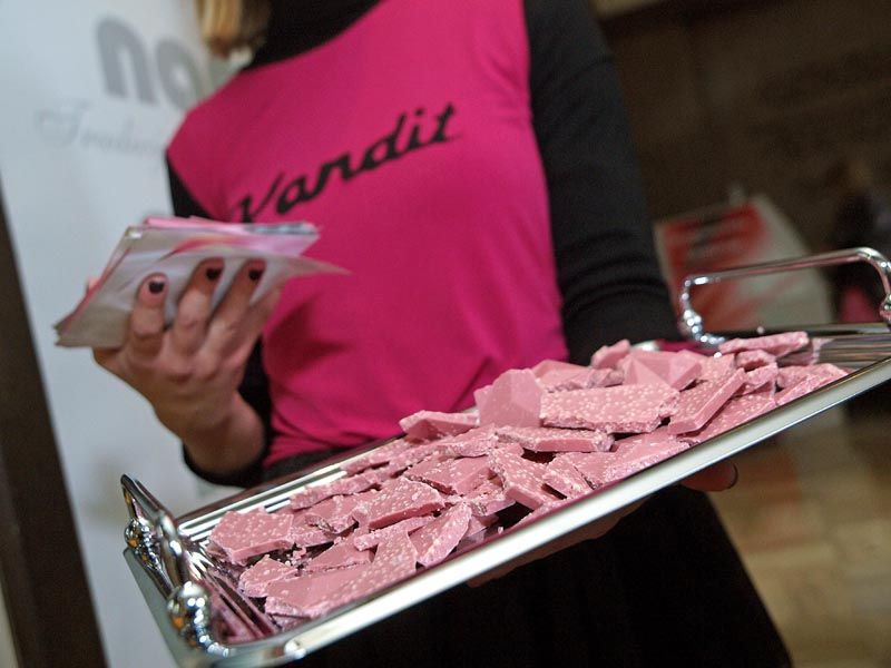 nama-alma-špica-fashion-modnialmanah-keune-borotalco-max-factor