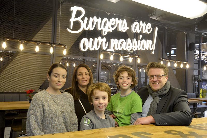 lars&sven-modnialmanah-lifestyle-branimir-mingle-mall