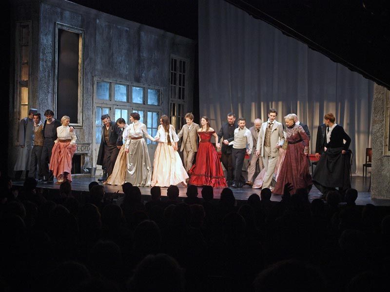 idiot-hnk-premijera-lifestyle-modnialmanah