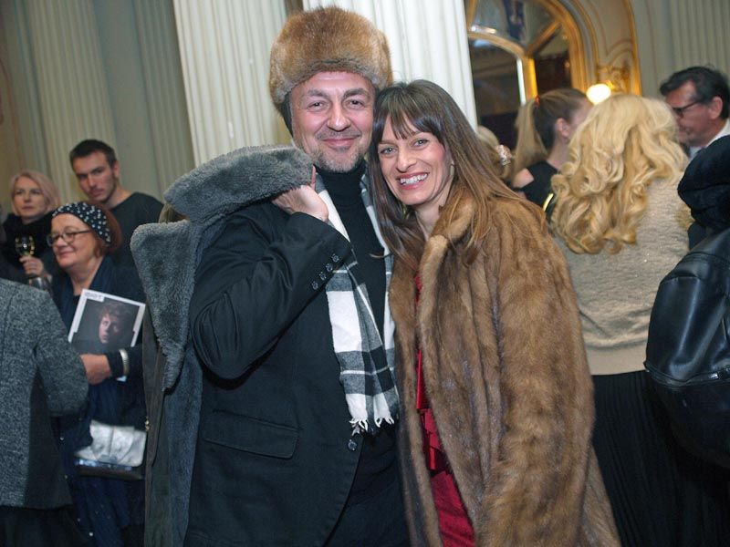 idiot-hnk-premijera-lifestyle-modnialmanah