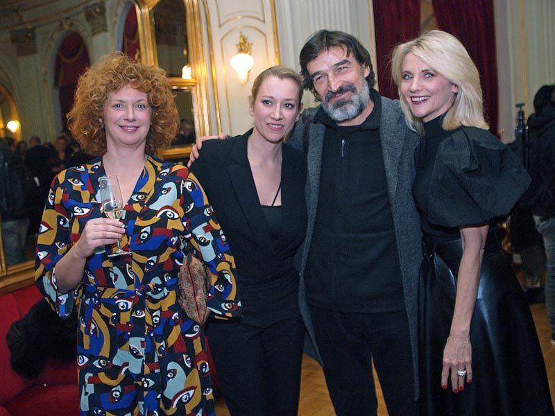 idiot-hnk-premijera-lifestyle-modnialmanah