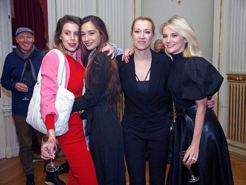 idiot-hnk-premijera-lifestyle-modnialmanah