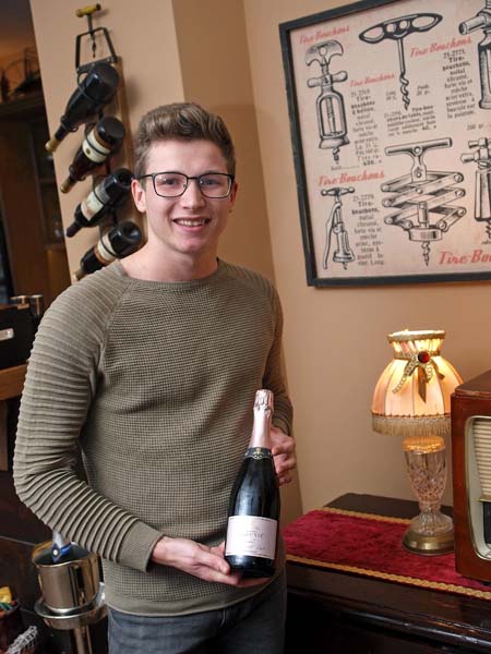 vino-uz-slasticu-procaffe-gastro-modni