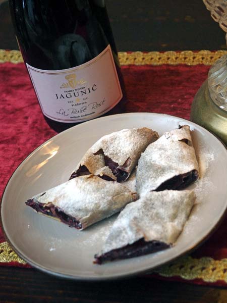 vino-uz-slasticu-procaffe-gastro-modni