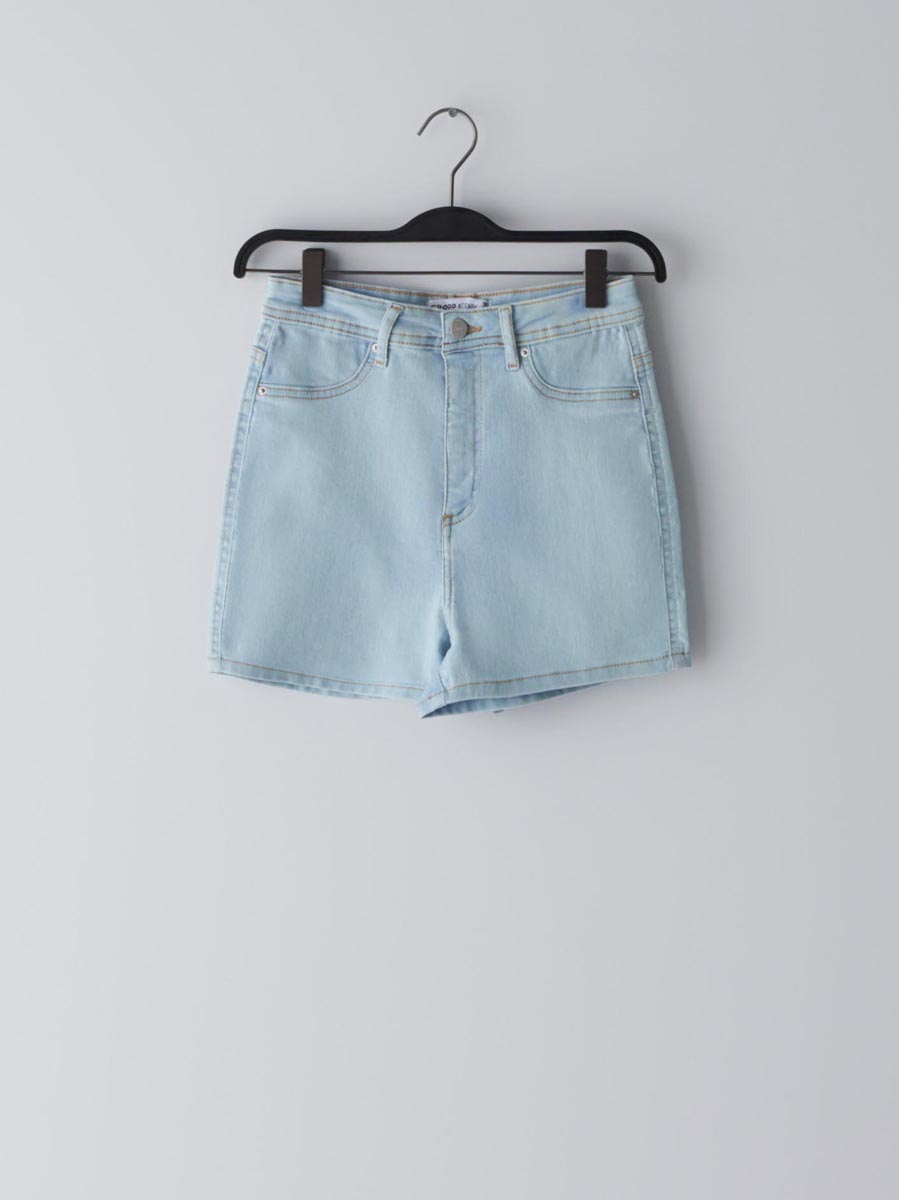 cropp-fashion-hlačice-modnialmanah