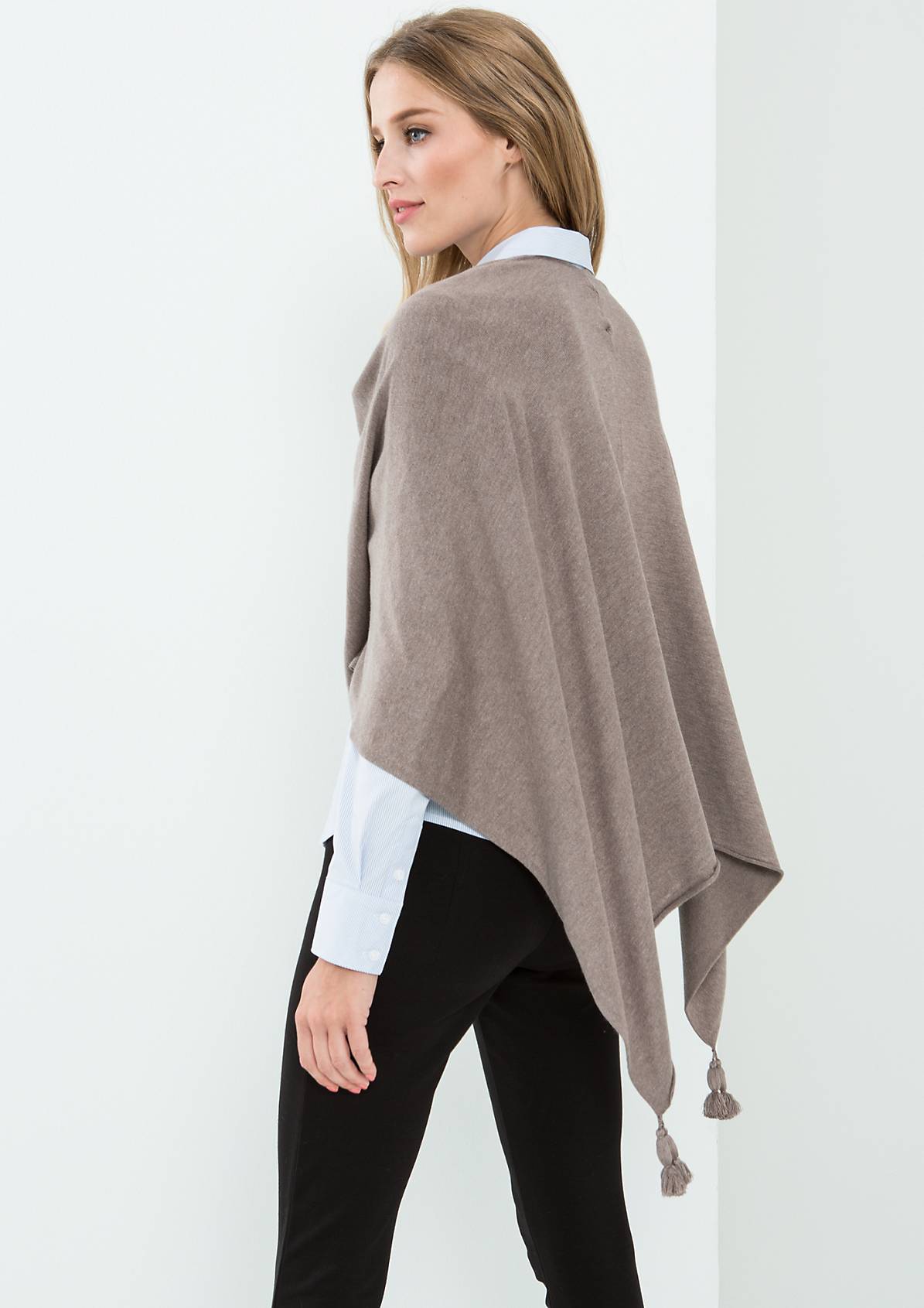 fashion-comma-modnialmanah-pončo