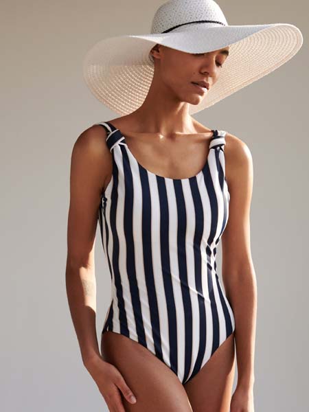 fashion-reserved-badići-kupaći-kostim-modnialmanah