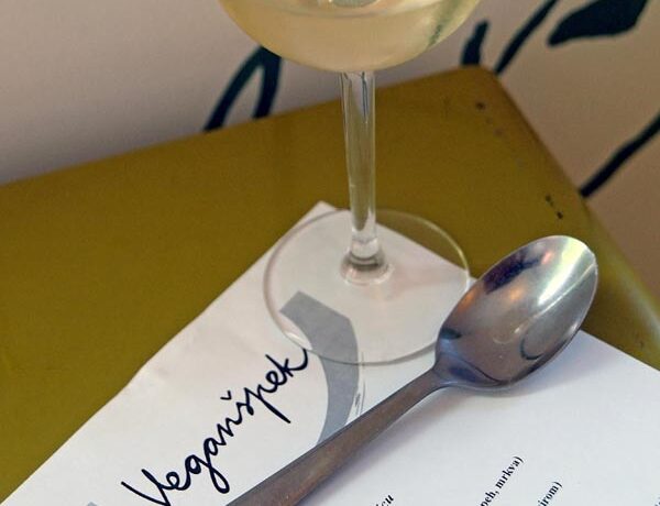 vino-uz-žlicu-veganšpek-modnialmanha-gastro-gastronomija