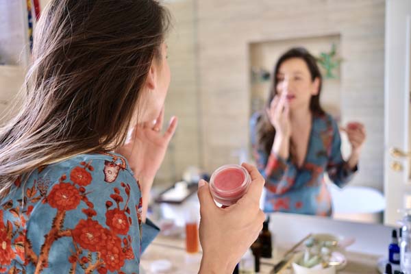 beauty-basicbotanikals-modnialmanah-lip-pomade-usne