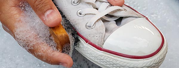 praktični-savjet-tenisice-čišćenje-modnialmanah