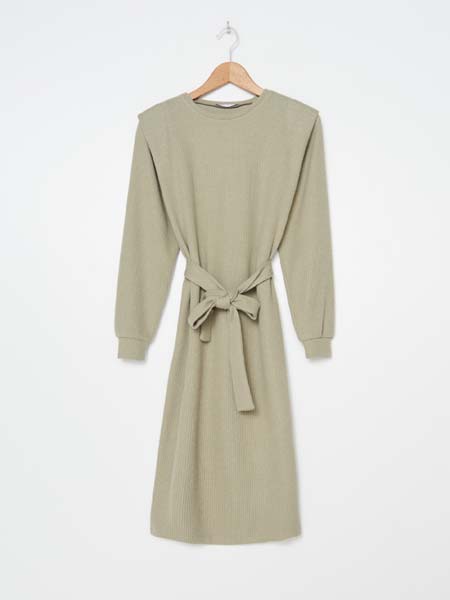 fashion-house-modnialmanah-poslovni-look