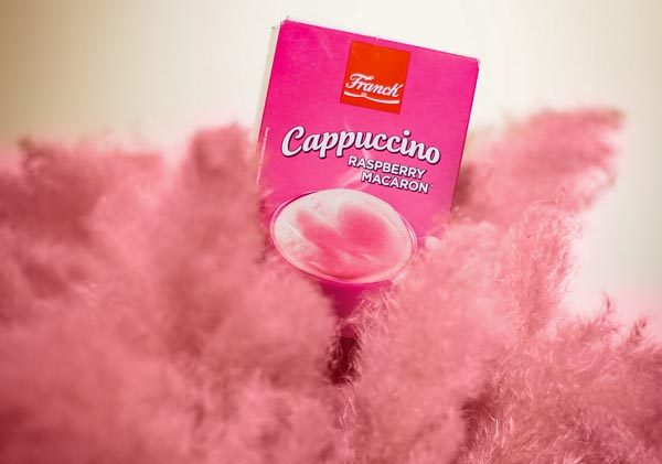 FRANCK-Cappuccino-Raspberry-Macaron-lifestyle-modnialmanah