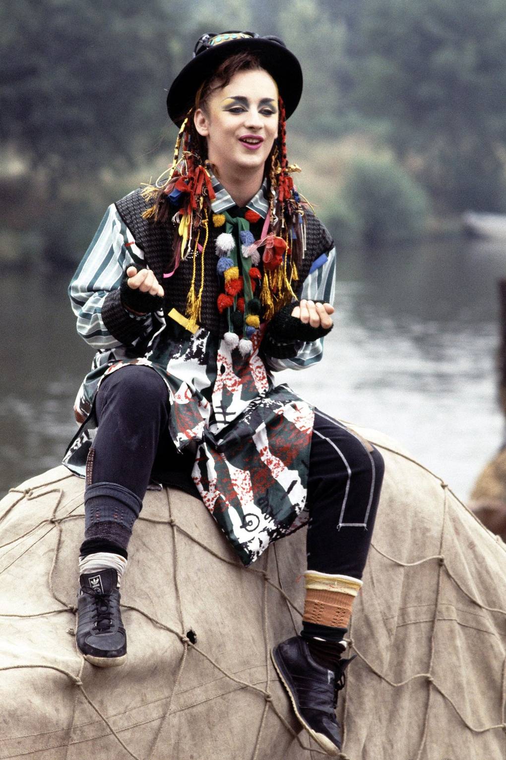 fashion-moda-sedamdesete-šezdesete-devedesete-osamdesete-modnialmanah