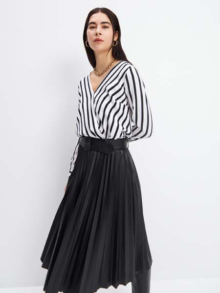 mohito-retro-print-crno-bijelo-fashion-modnialmanah