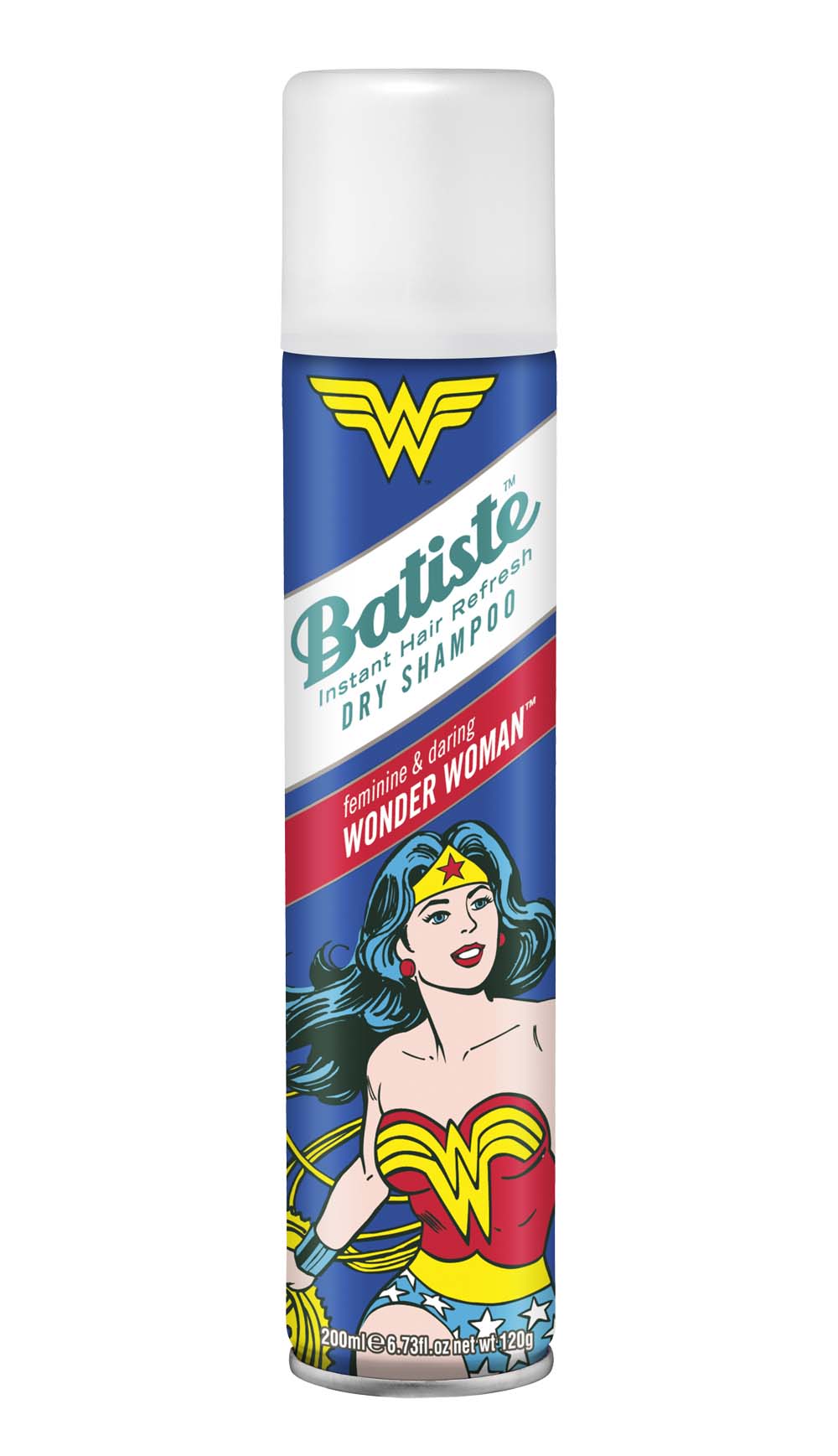 Batiste u ovim izazovnim vremenima nije prestao razmišljati o ženama i njihovim malim super-moćima kojima se služe u svakodnevici. Zato za nove pobjede, koje donosi nova godina, zakoračite hrabro poput Wonder Woman s moćnom frizurom čiji izgled, volumen i miris, ni manje ni više, ostavlja dojam super-junakinje. Voćne i cvjetne note novog Batiste šampona za suho pranje oduševit će vas na prvu, osnažit će samopouzdanje i potaknuti onaj dobar osjećaj samopouzdanja koji imamo kad nam kosa izgleda fantastično. Novi Batiste Wonder Woman šampon za suho pranje transformira izgled kose u trenutku. Kosa izgleda čisto i svježe s dodanim volumenom i punom teksturom, a ne gubi lepršavost i sjaj. Produžite postojanost vaše frizure, dobijte na vremenu između dva pranja ili jednostavno i brzo „oživite“ frizuru. Sve to možete, poput Wonder Woman, raditi u pokretu! Prije nanošenja bočicu je potrebno protresti te ravnomjerno raspršiti malu količinu na korijen kose s udaljenosti od oko 30 cm. Ostaviti da djeluje nekoliko trenutaka, umasirati prstima ili ručnikom te rasčešljati kosu i oblikovati frizuru. Novi Batiste Wonder Woman šampon za suho pranje kose ekskluzivno je dostupan u dm prodavaonicama po preporučenoj, neobavezujućoj cijeni od 29,90 kn.