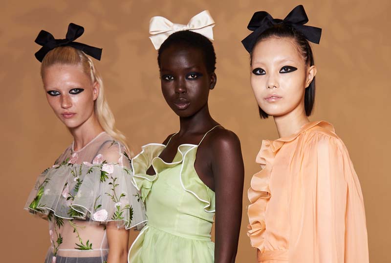 fashion-vjenčanje-neobično-2021-modnialmanah-vjenčanica-mladenka