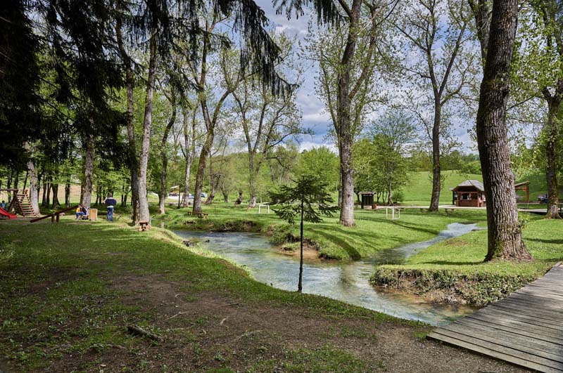 baraćeve-špilje-izlet-vikend-modnialmanah-šišmiši-lifestyle