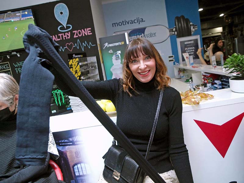 solidea-fashion-moda-Fitness-klub-Invictus-modnialmanah-tajice-silver-wave